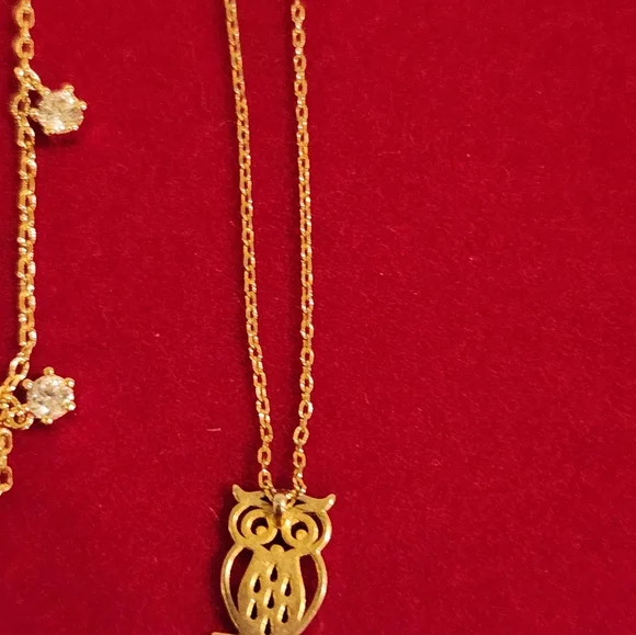 Necklace Set Gold and Faux Pearls, Owl, and Jewels - Picture 3 of 5